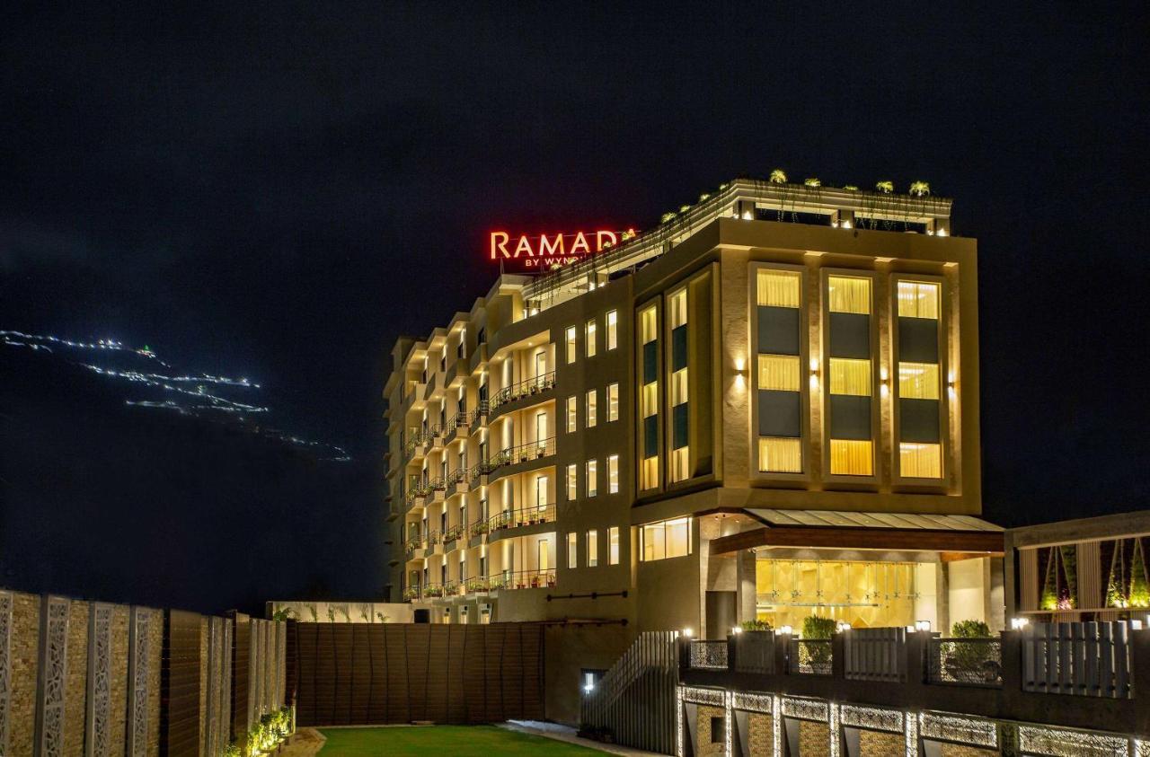 Ramada By Wyndham Katra Station Road Hotel Exterior photo